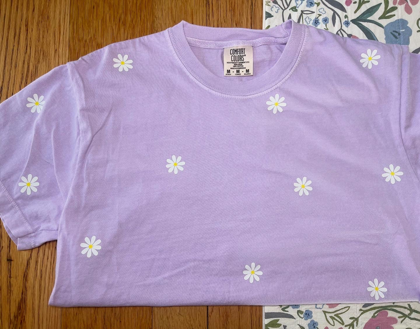 Cropped Daisy Tee