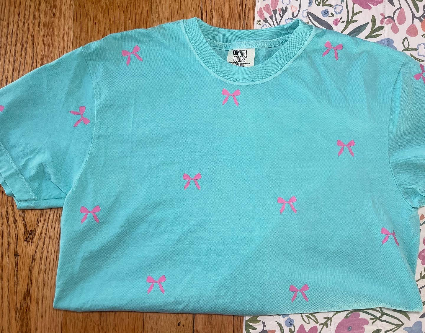 Cropped Bows Tee